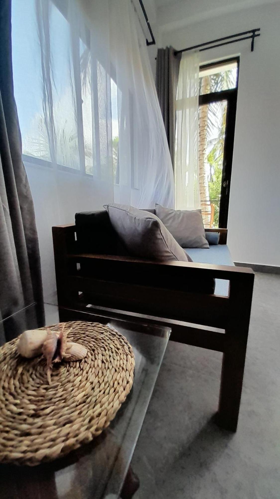 Srimany Bed & Breakfast มิริสซา ภายนอก รูปภาพ