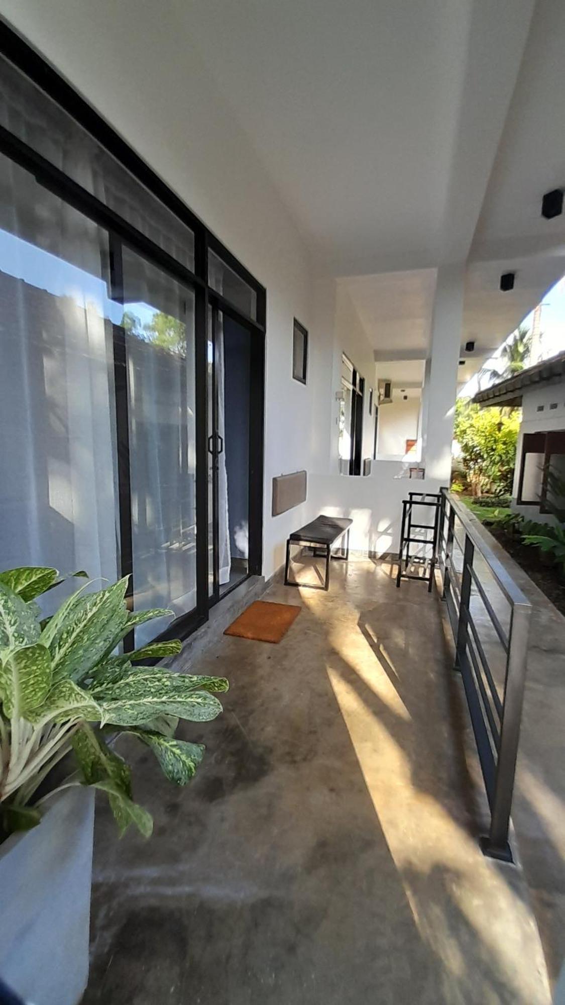 Srimany Bed & Breakfast มิริสซา ภายนอก รูปภาพ