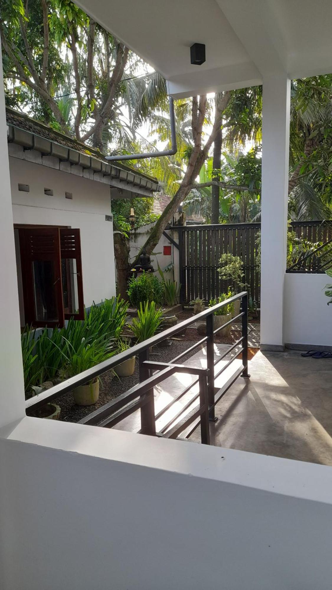 Srimany Bed & Breakfast มิริสซา ภายนอก รูปภาพ